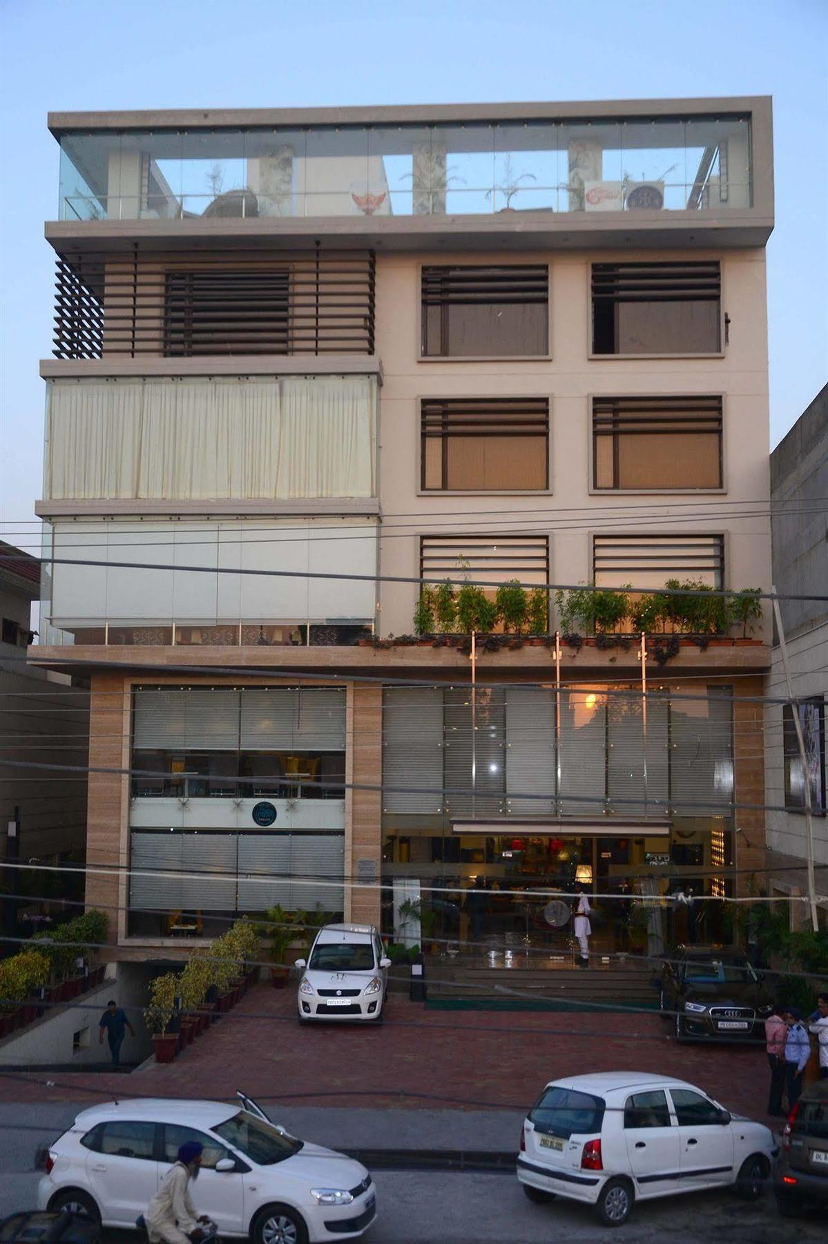 One Earth Avaas Hotel Amritsar Ngoại thất bức ảnh
